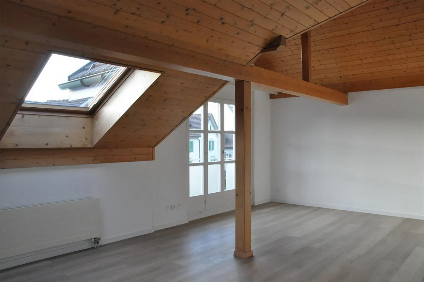 Beautiful, cozy 4½ room attic apartment with balcony ... - Photo 3 of 13