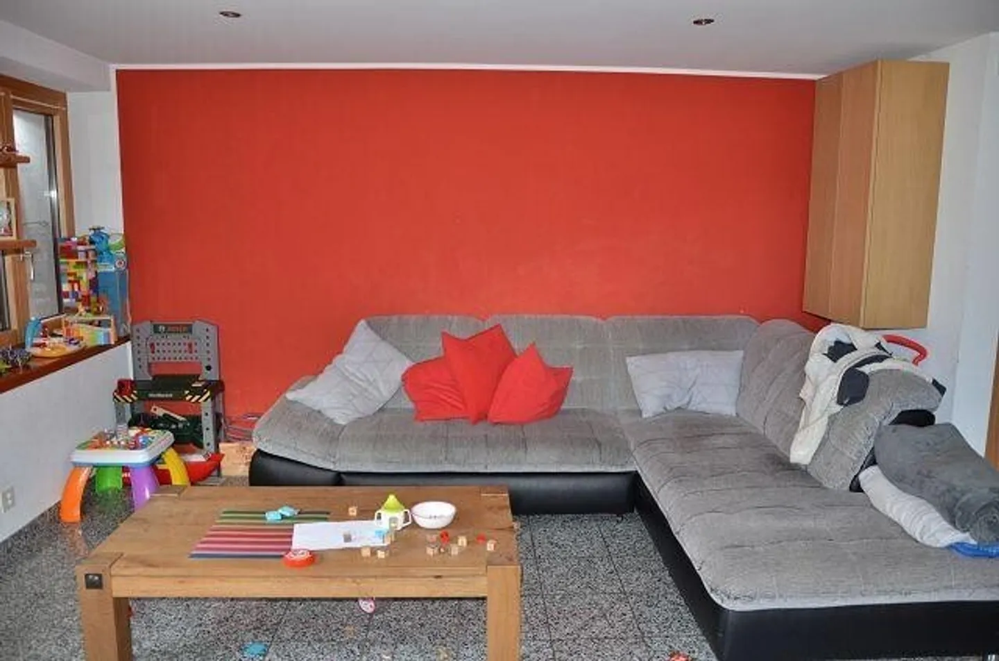 Single-family house of 5.5 rooms in a very sunny and quiet location - Photo 3 of 13