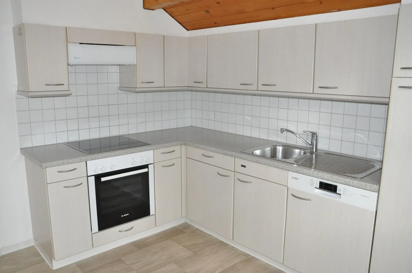 Beautiful, cozy 4½ room attic apartment with balcony ... - Photo 4 of 13