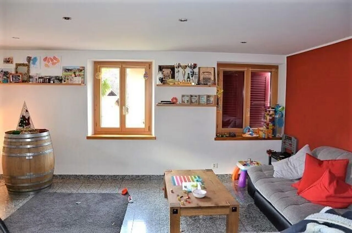 Single-family house of 5.5 rooms in a very sunny and quiet location - Photo 5 of 13