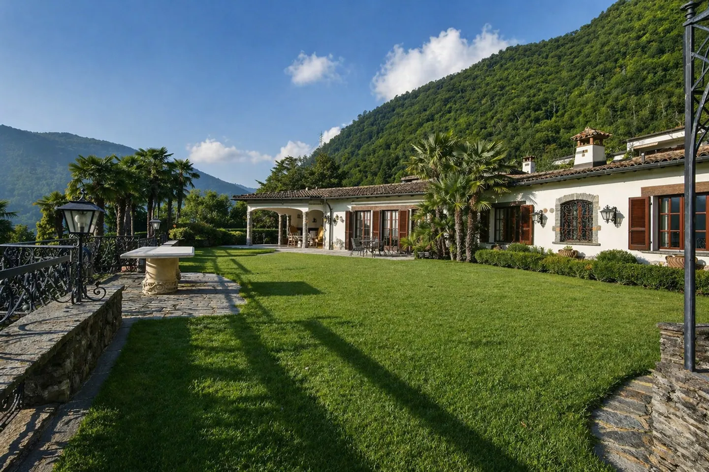 Villa di Lusso con Vista Lago - Foto 5 di 17