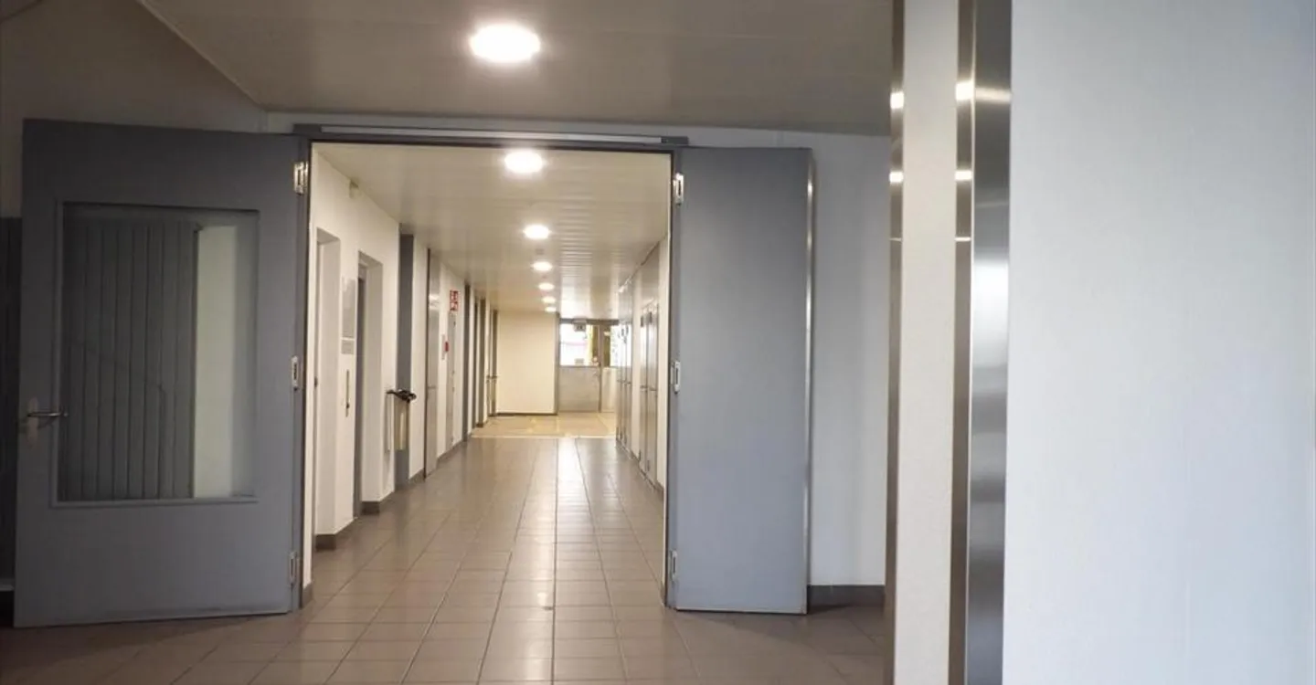 Mixed-use building for rent - Photo 13 of 13