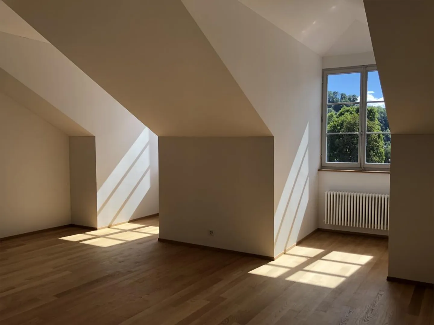 Moderno appartamento duplex con vista sull'Aare di 108 m² - Foto 1 di 18