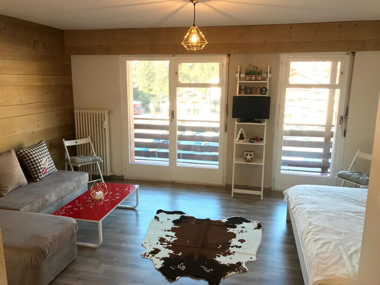 Joli studio meublé avec balcon – A l'année - Foto 1 di 8