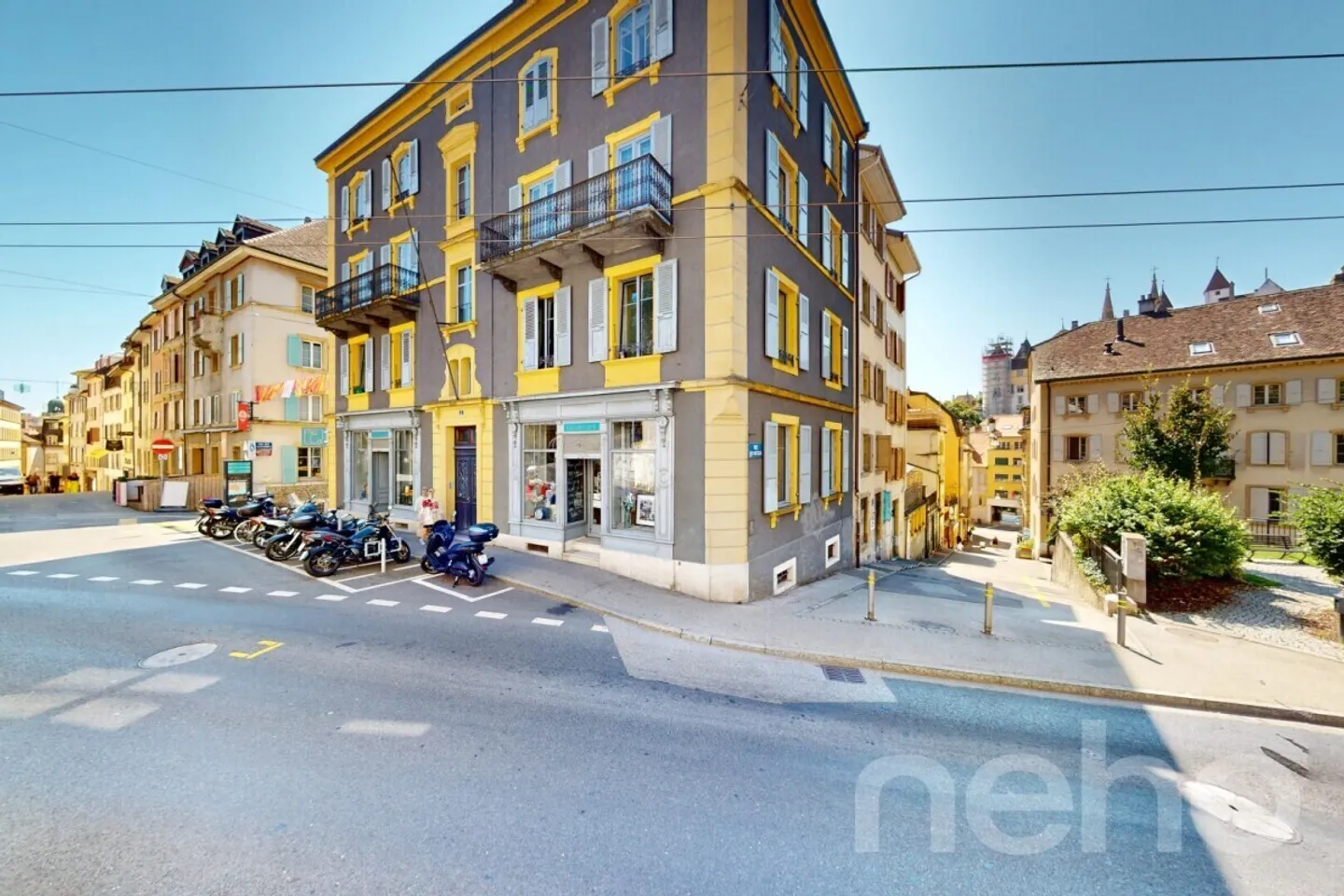 Magnifico edificio redditizio nel cuore di Neuchâtel - Foto 2 di 12