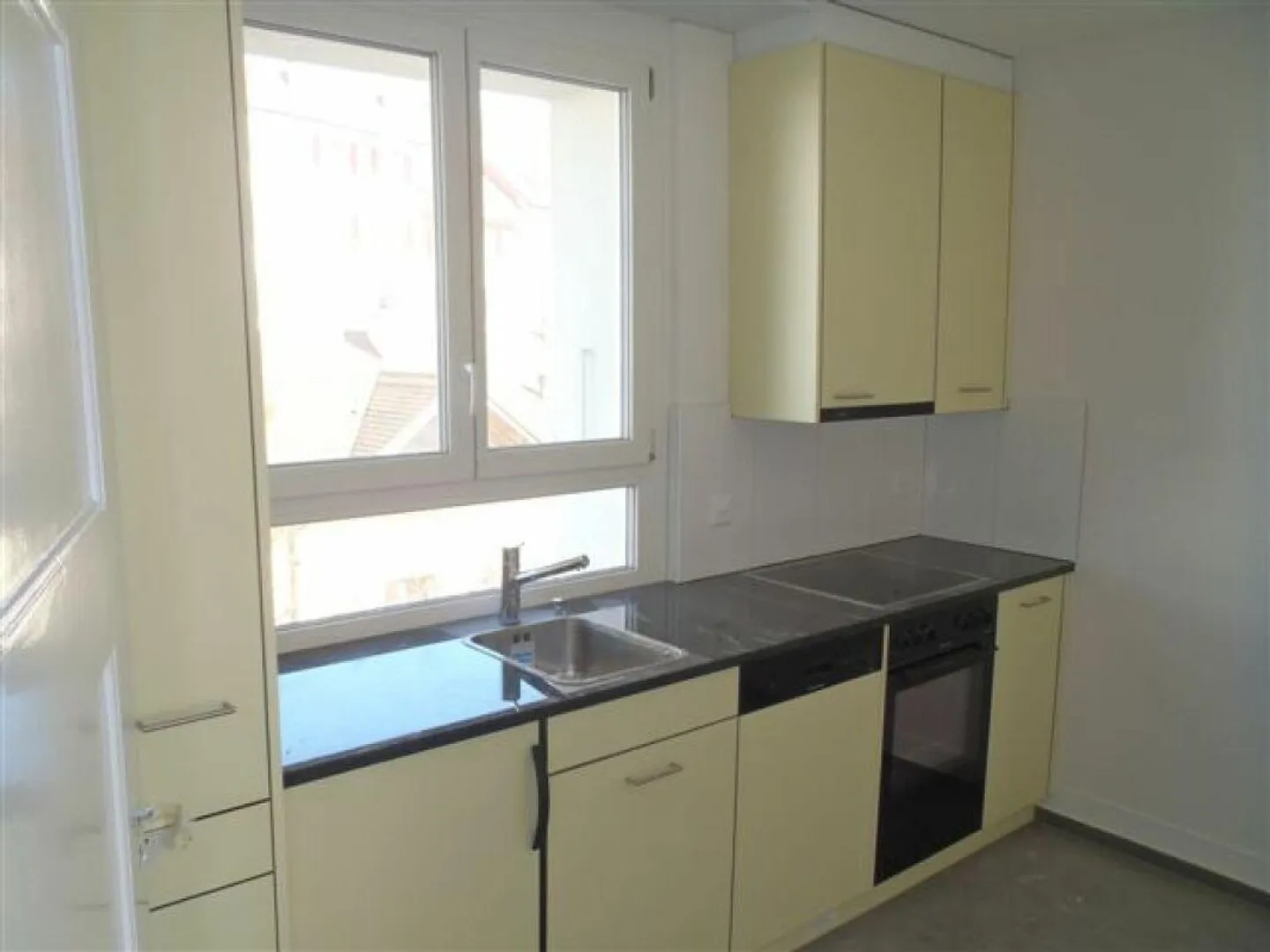 Great single apartment near the city - Photo 2 of 6