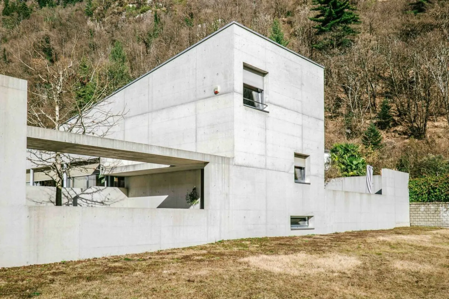 Villa moderne et spacieuse de 5,5 pièces dans un emplacement calme à Cresciano - Photo 10 sur 40