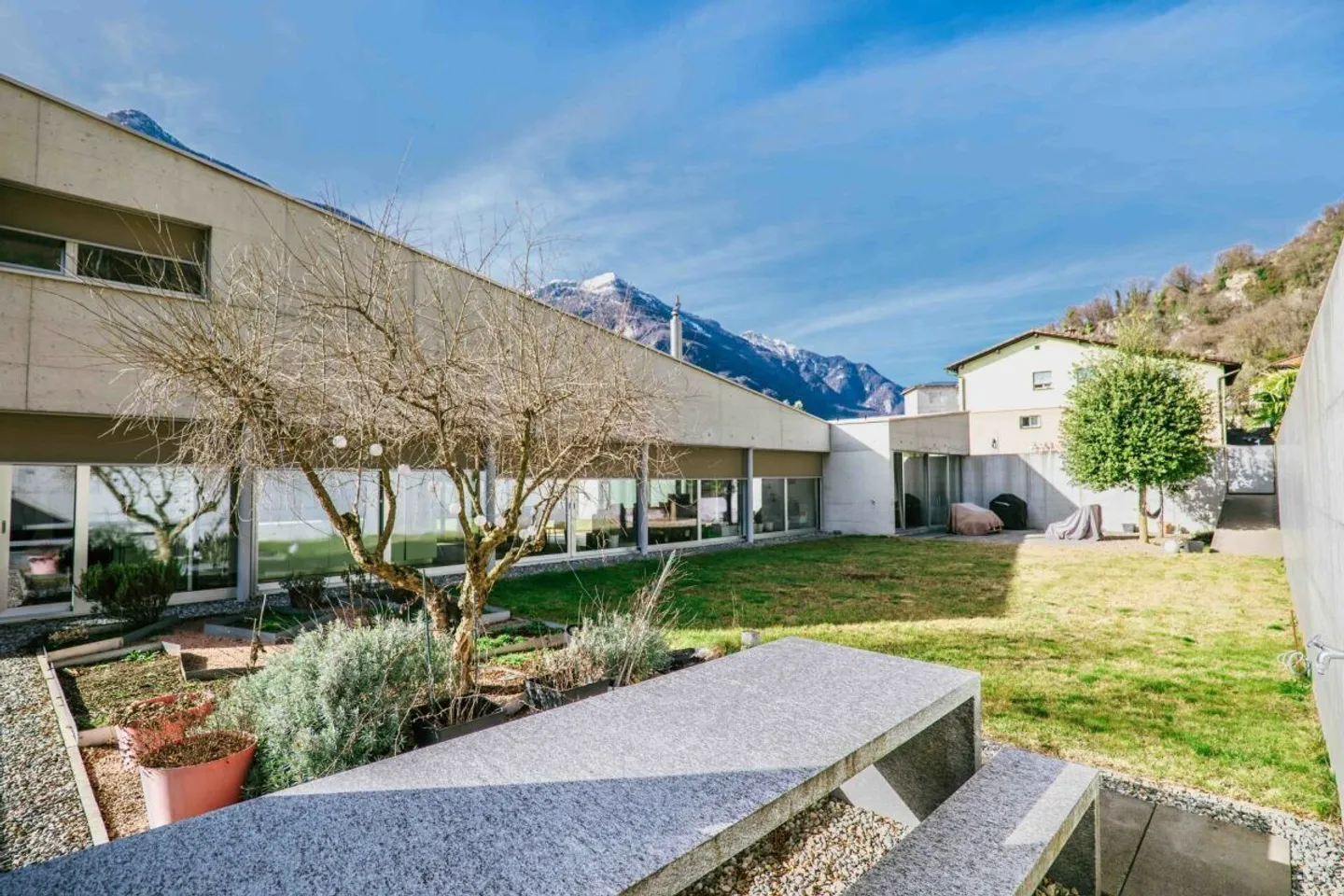 Villa moderne et spacieuse de 5,5 pièces dans un emplacement calme à Cresciano - Photo 11 sur 40