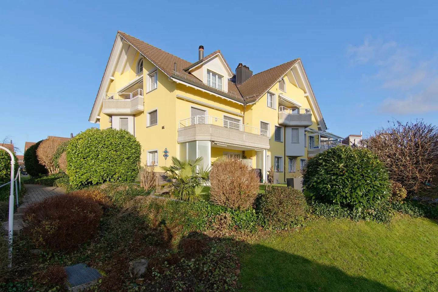 Ampio e luminoso appartamento mansardato di 4,5 stanze con galleria - Foto 8 di 10