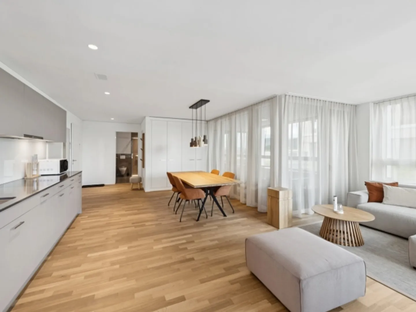 Furnished Apartments with Madrid Flair directly in the largest shopping center in Switzerland! - Photo 2 of 11