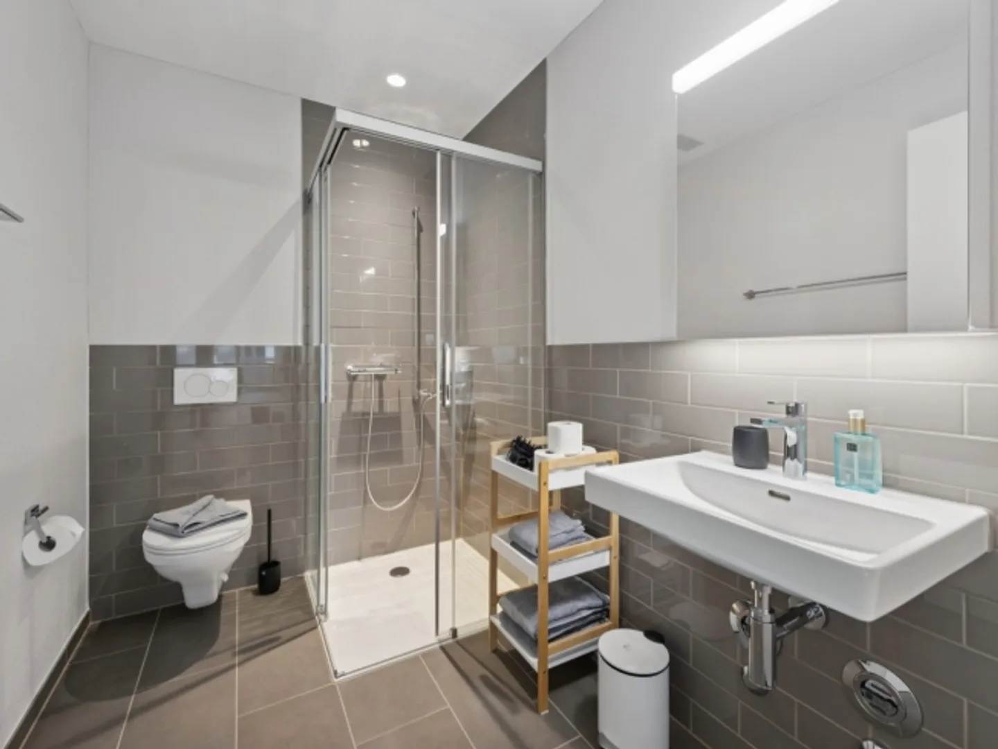Furnished Apartments with Madrid Flair directly in the largest shopping center in Switzerland! - Photo 8 of 11