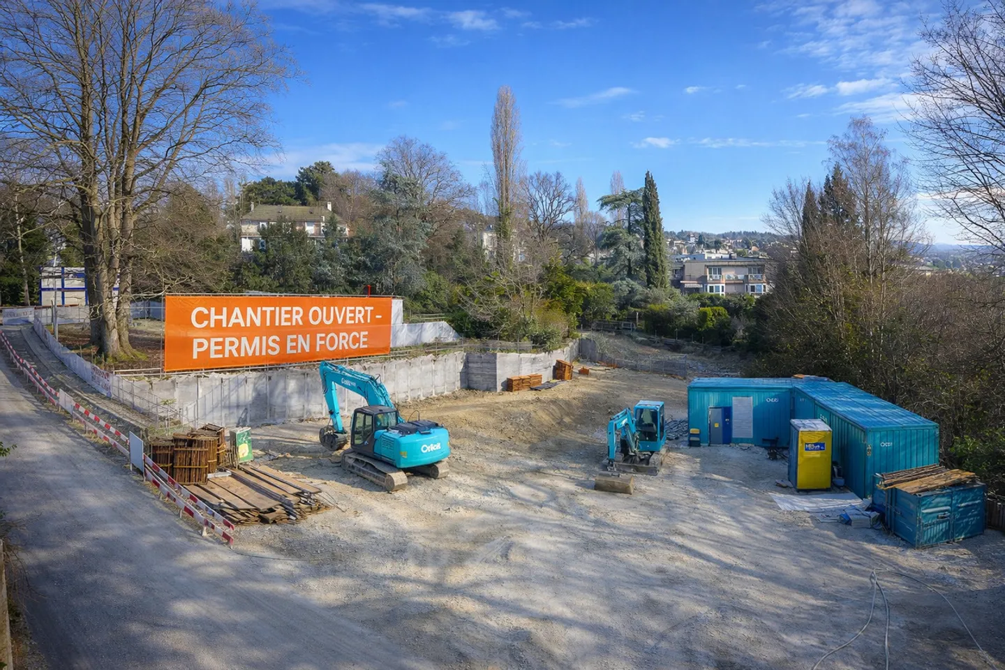 PERMESSO IN FORZA - CANTIERE APERTO - PPE nel cuore delle Mousquines - Foto 3 di 14