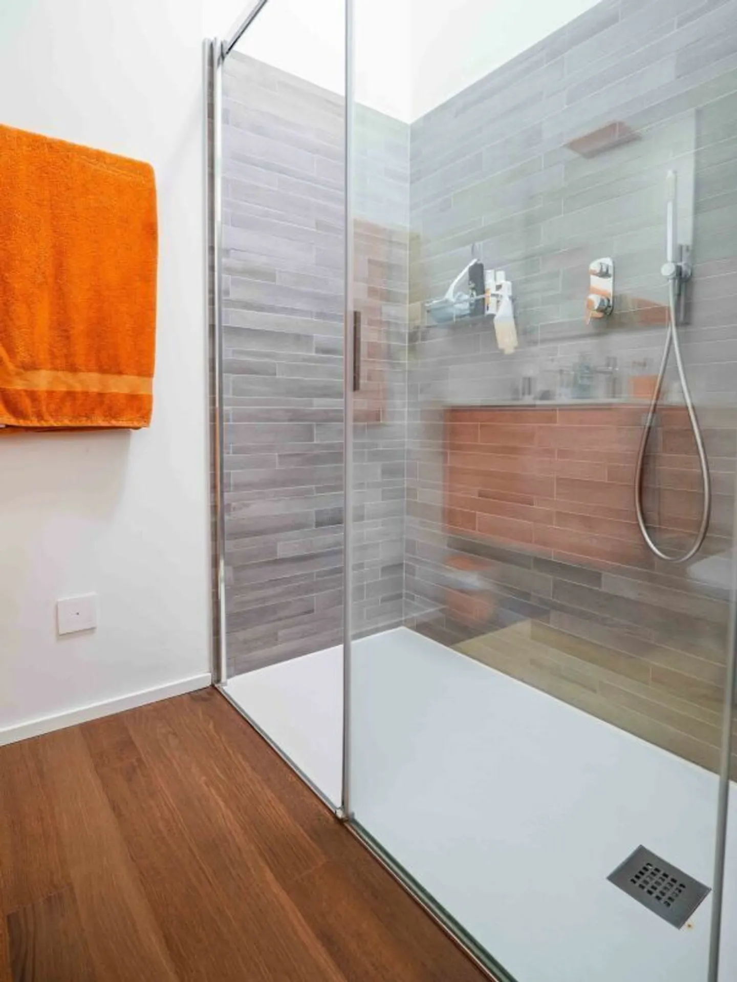 Villa moderne et spacieuse de 5,5 pièces dans un emplacement calme à Cresciano - Photo 35 sur 40