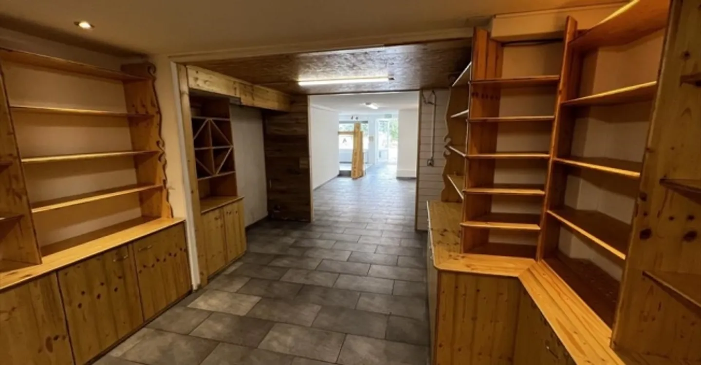 Mischgenutztes Gebäude mieten - Foto 4 von 6
