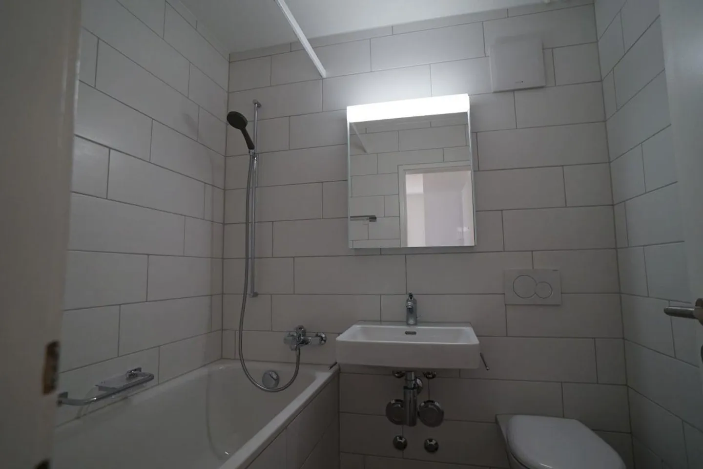 2.5-Room Apartment - Central Location - Photo 7 of 8