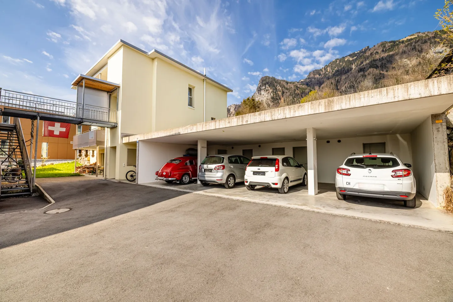 Vivere e lavorare insieme - Proprietà moderna con opzioni flessibili - Foto 1 di 8
