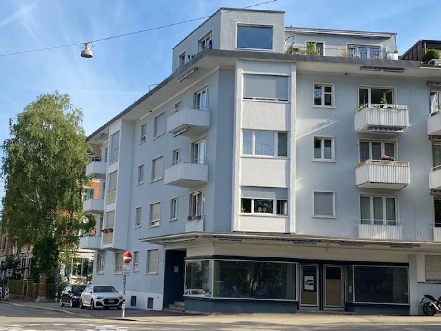 2.5-Room Apartment - Central Location - Photo 1 of 8