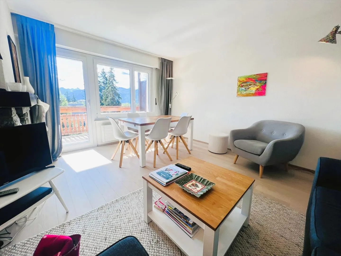 Schönes 3.5-Zimmer-Wohnung renoviert - Sehr hell und geräumig - Ideal gelegen - Schöne Aussicht - Ruhige Lage - Foto 2 von 16