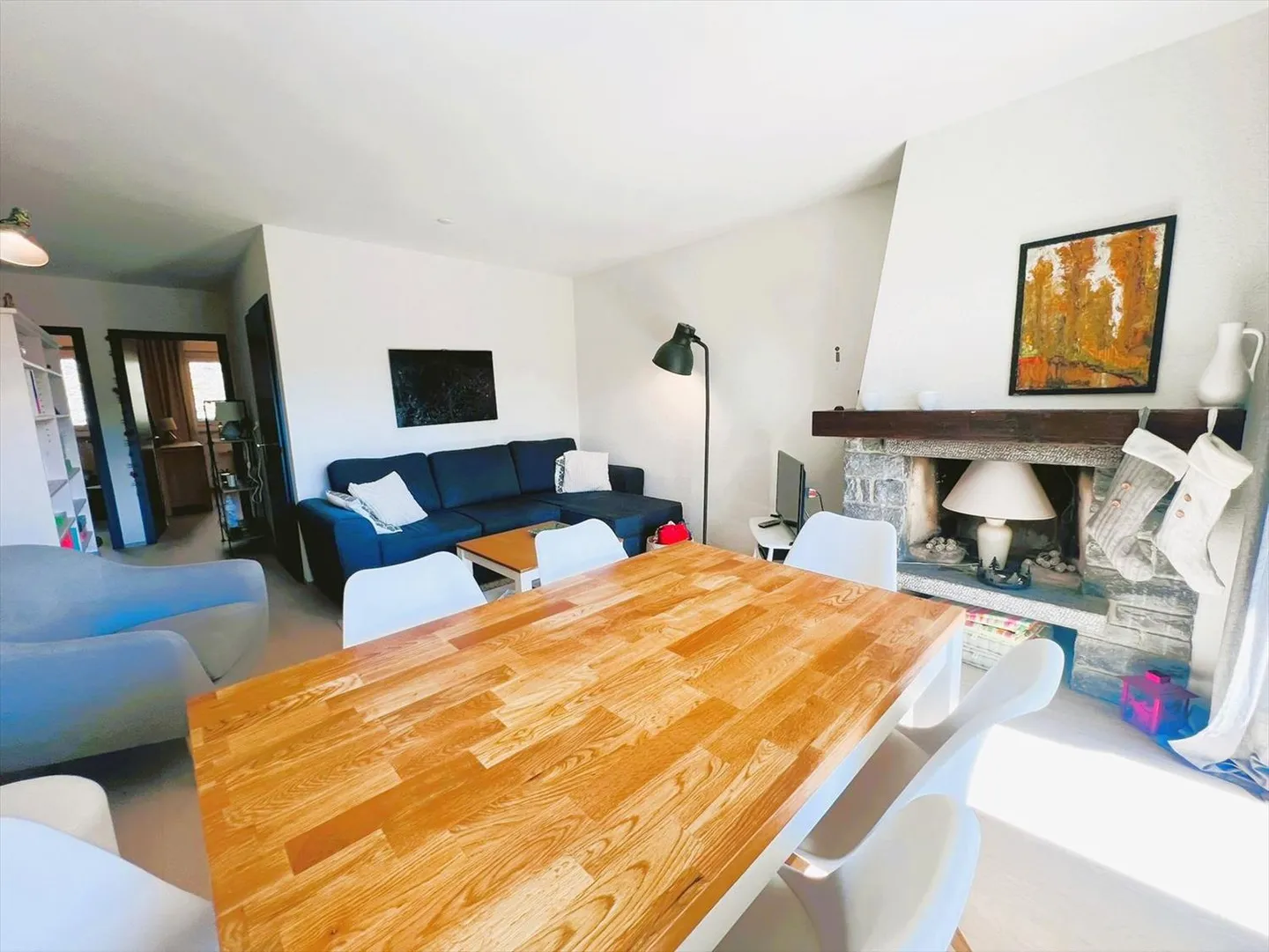 Schönes 3.5-Zimmer-Wohnung renoviert - Sehr hell und geräumig - Ideal gelegen - Schöne Aussicht - Ruhige Lage - Foto 4 von 16