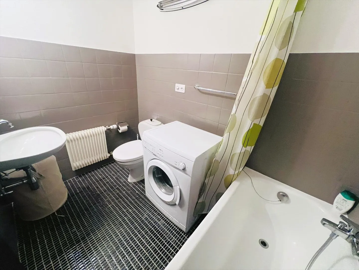Schönes 3.5-Zimmer-Wohnung renoviert - Sehr hell und geräumig - Ideal gelegen - Schöne Aussicht - Ruhige Lage - Foto 11 von 16