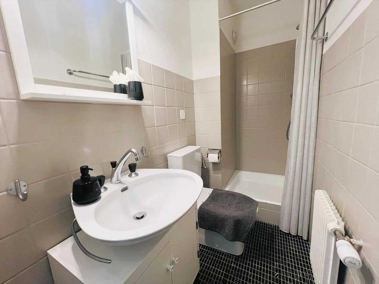 Schönes 3.5-Zimmer-Wohnung renoviert - Sehr hell und geräumig - Ideal gelegen - Schöne Aussicht - Ruhige Lage - Foto 12 von 16
