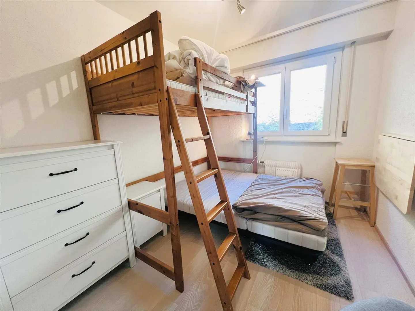 Schönes 3.5-Zimmer-Wohnung renoviert - Sehr hell und geräumig - Ideal gelegen - Schöne Aussicht - Ruhige Lage - Foto 9 von 16