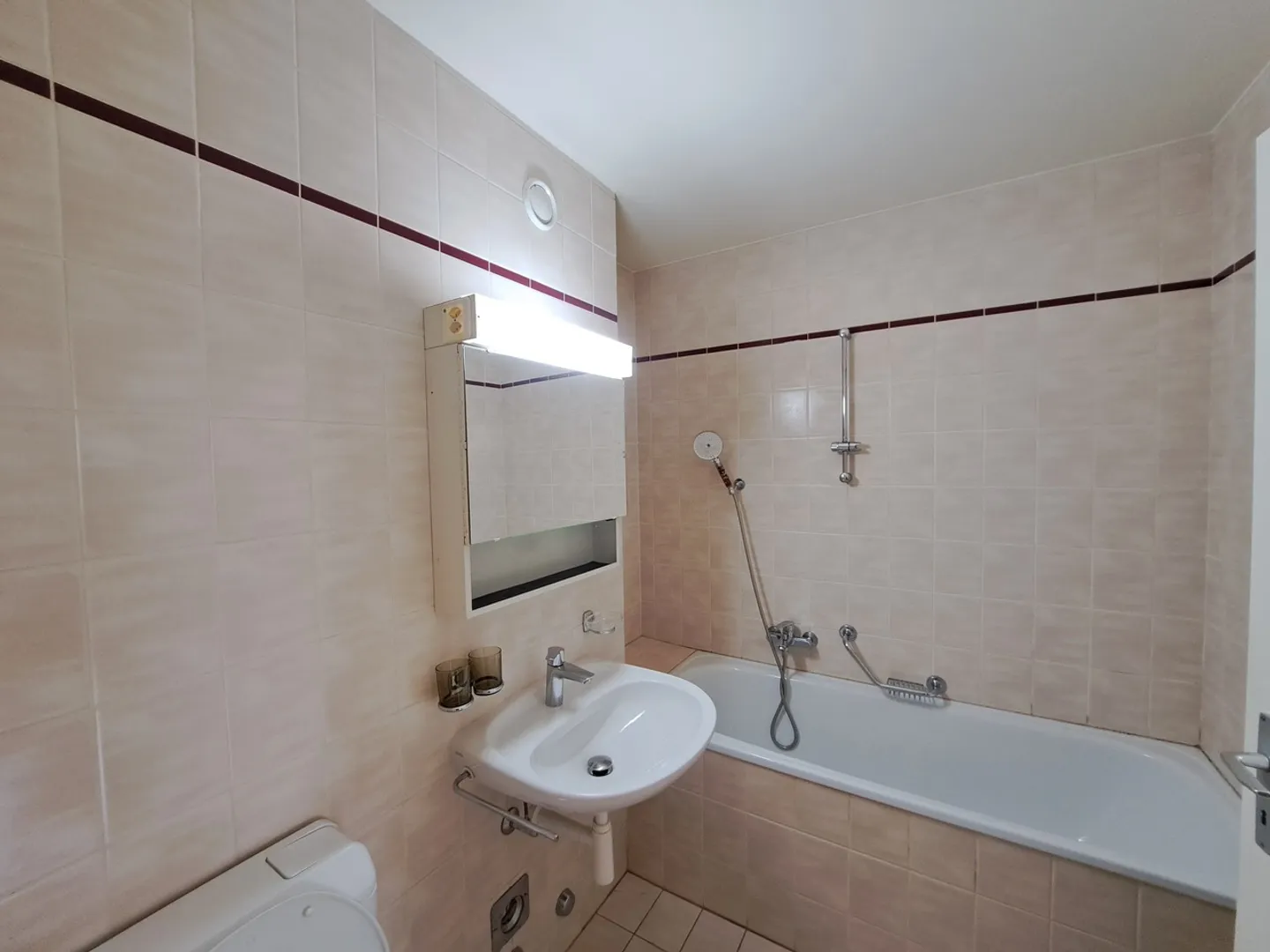 Geräumige Wohnung mit Balkon - Foto 6 von 7