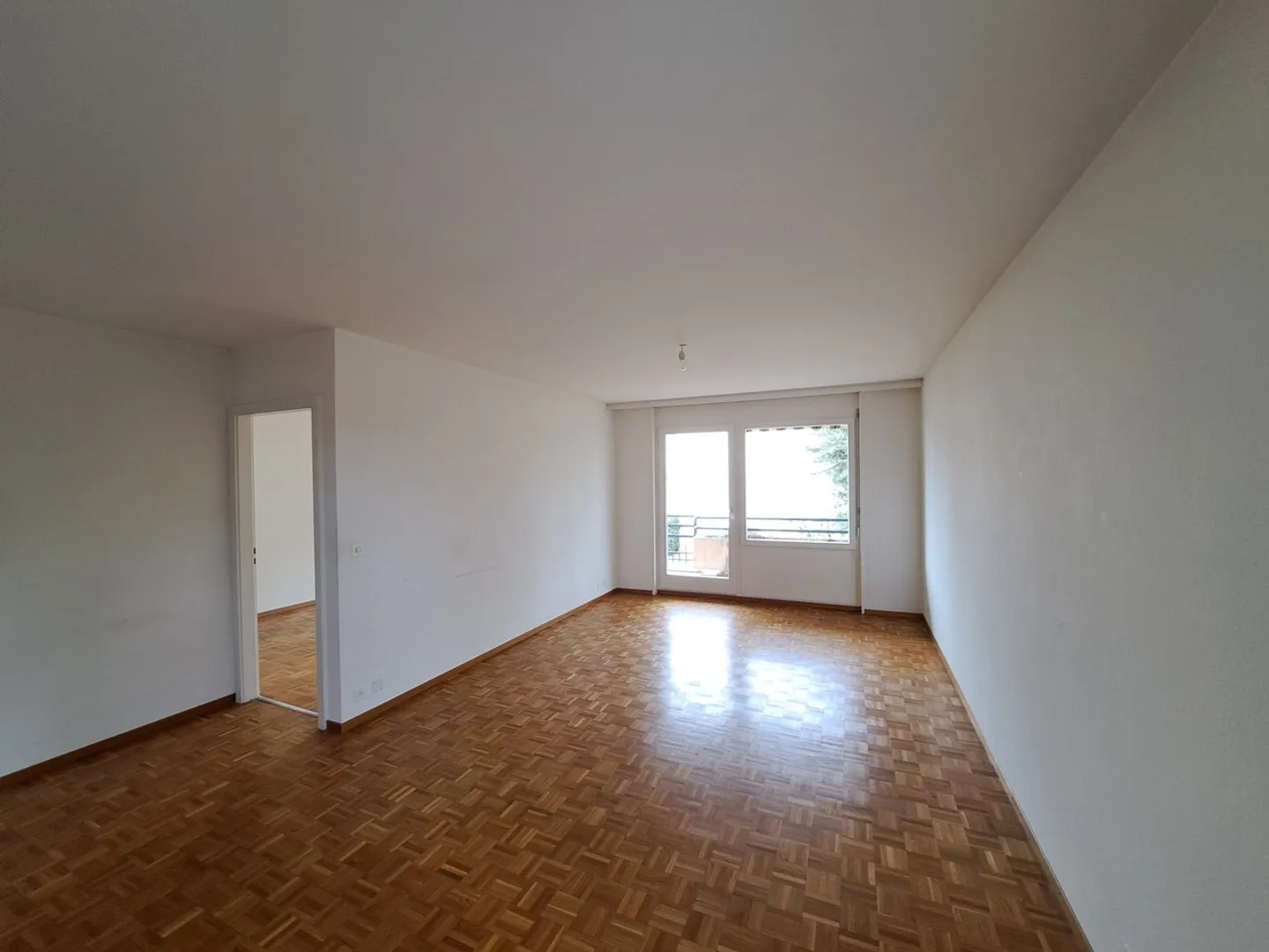 Geräumige Wohnung mit Balkon - Foto 2 von 7