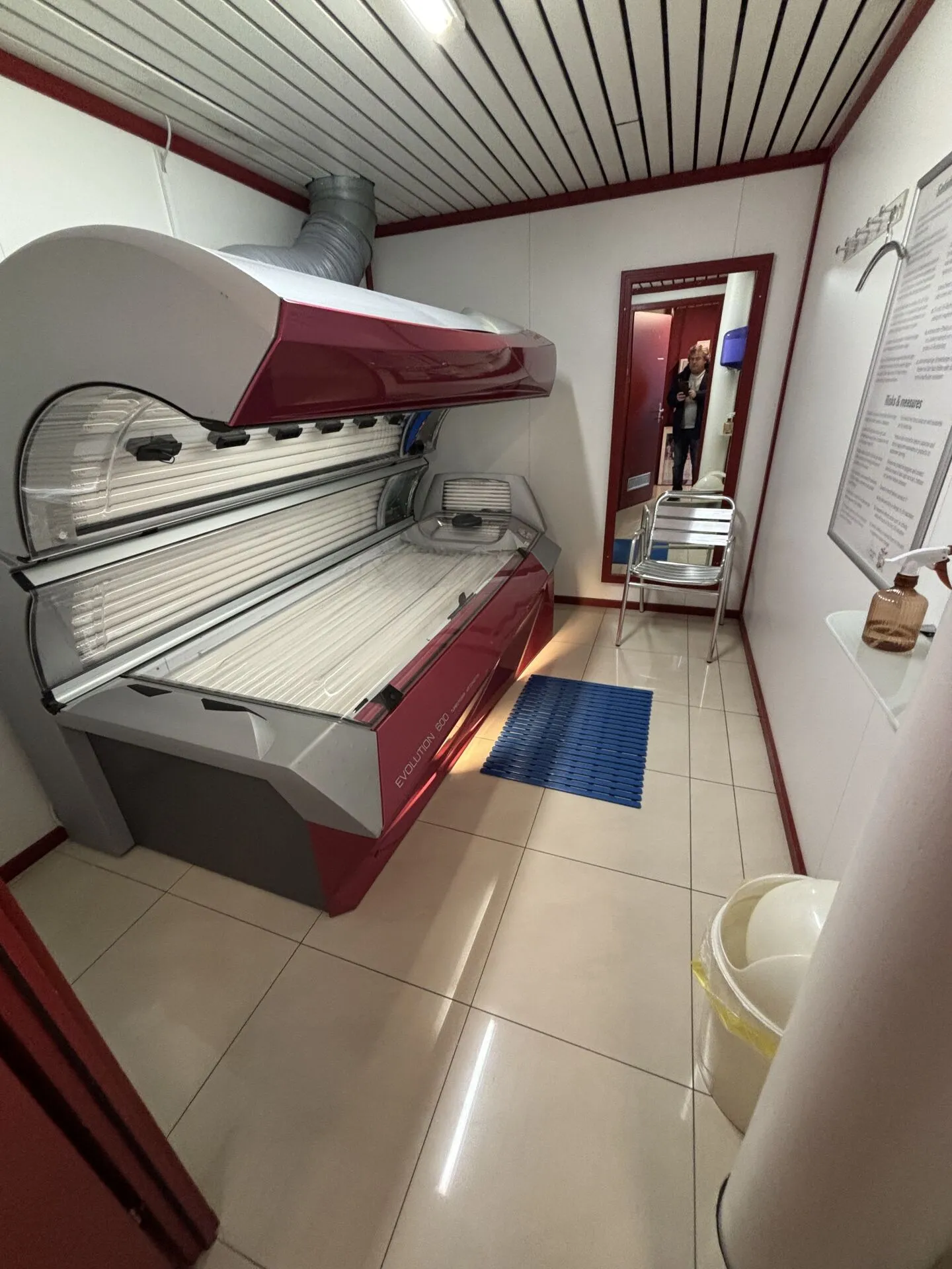 Salone di bellezza/Solarium da prendere gratuitamente - Foto 9 di 9