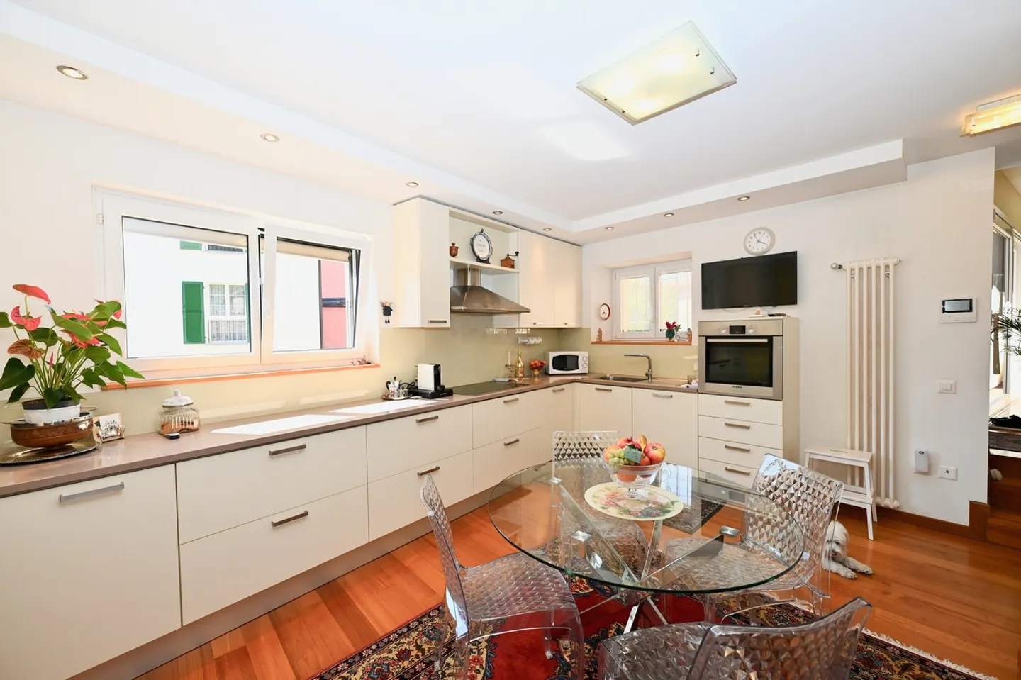Casa con 2 Appartamenti e Giardino vicino a TASIS e Lugano - Foto 10 di 19