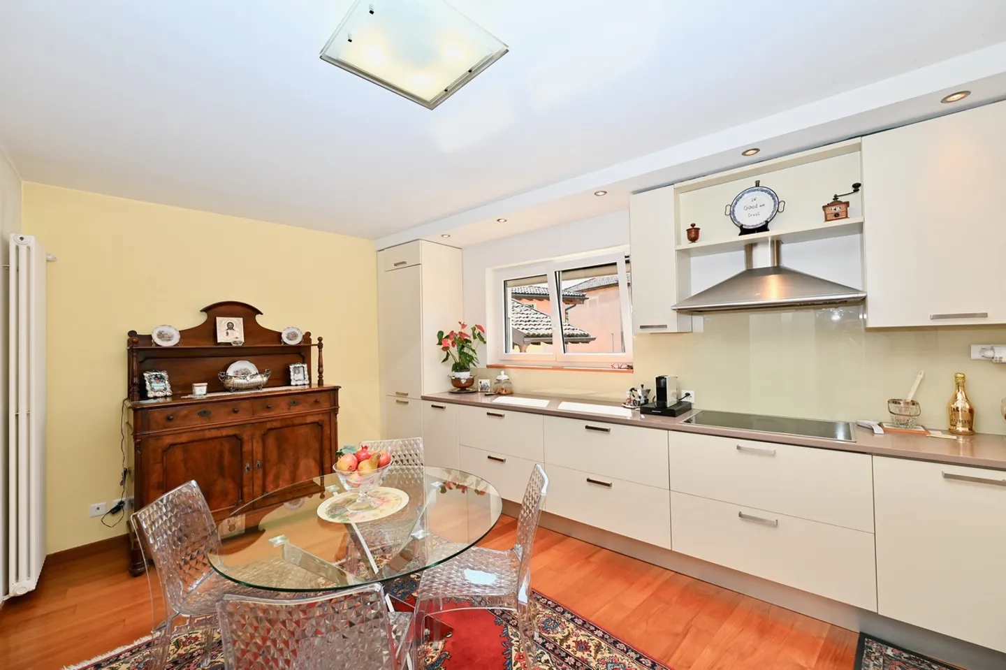 Casa con 2 Appartamenti e Giardino vicino a TASIS e Lugano - Foto 11 di 19