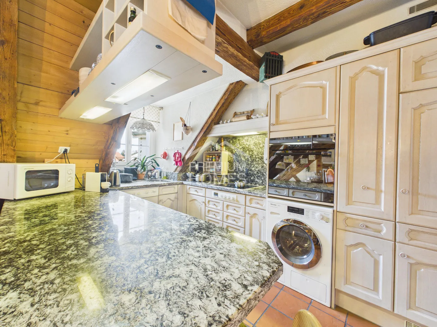 Investment property with gastronomy and residential use in a central location - Photo 7 of 12