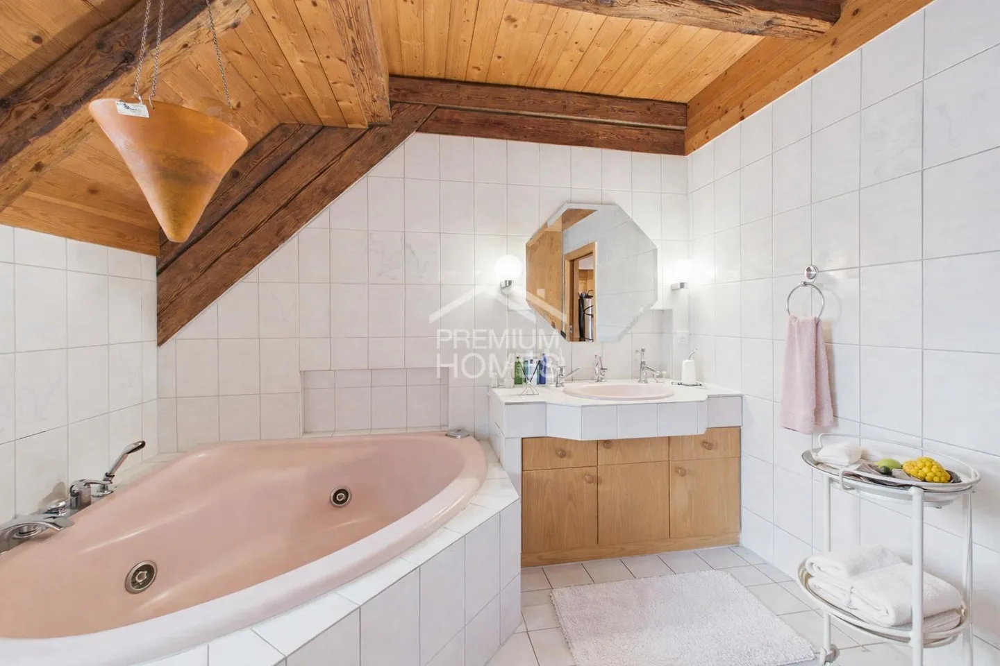Investment property with gastronomy and residential use in a central location - Photo 9 of 12