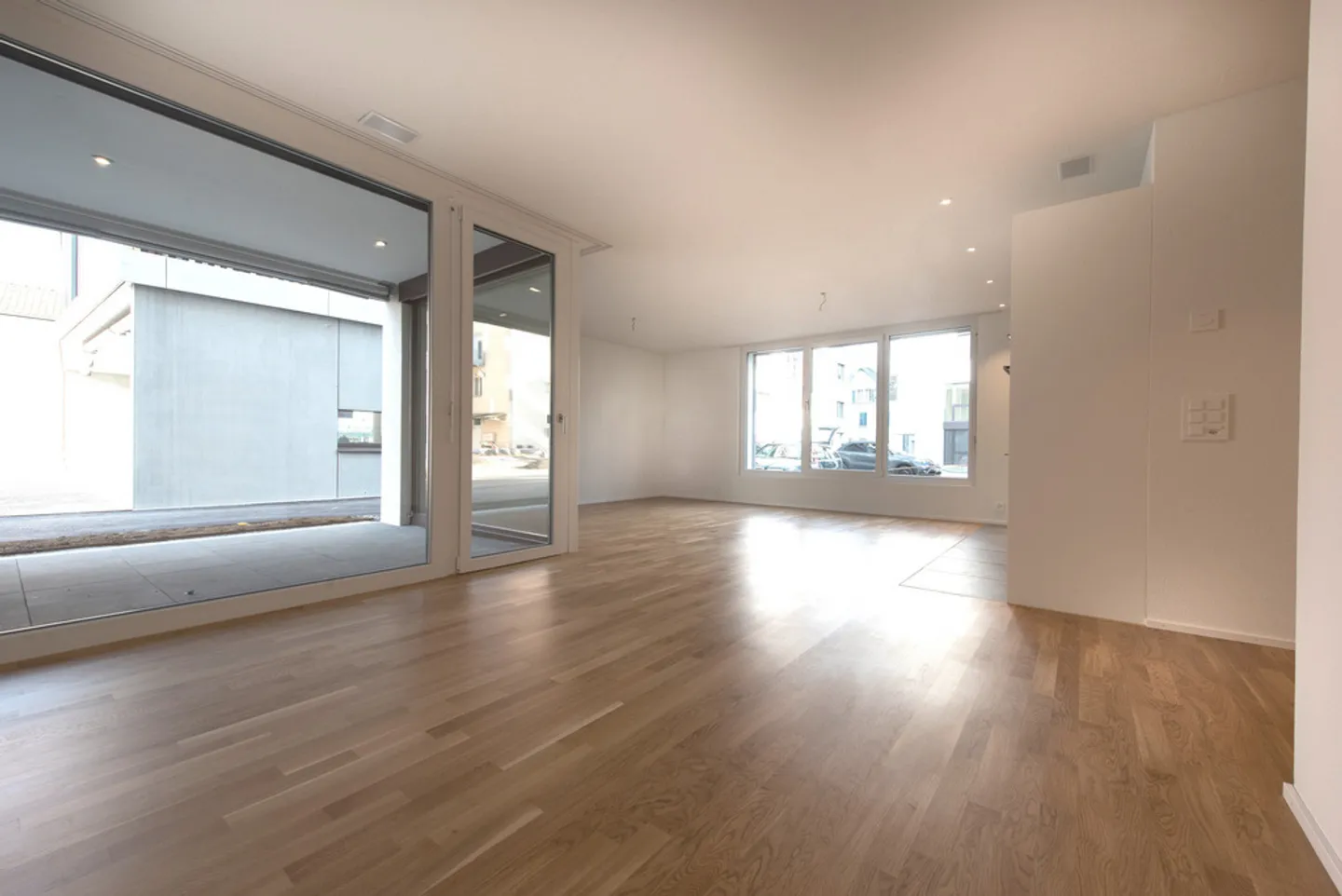 MODERN LIVING IN THE CENTER - Photo 2 of 4