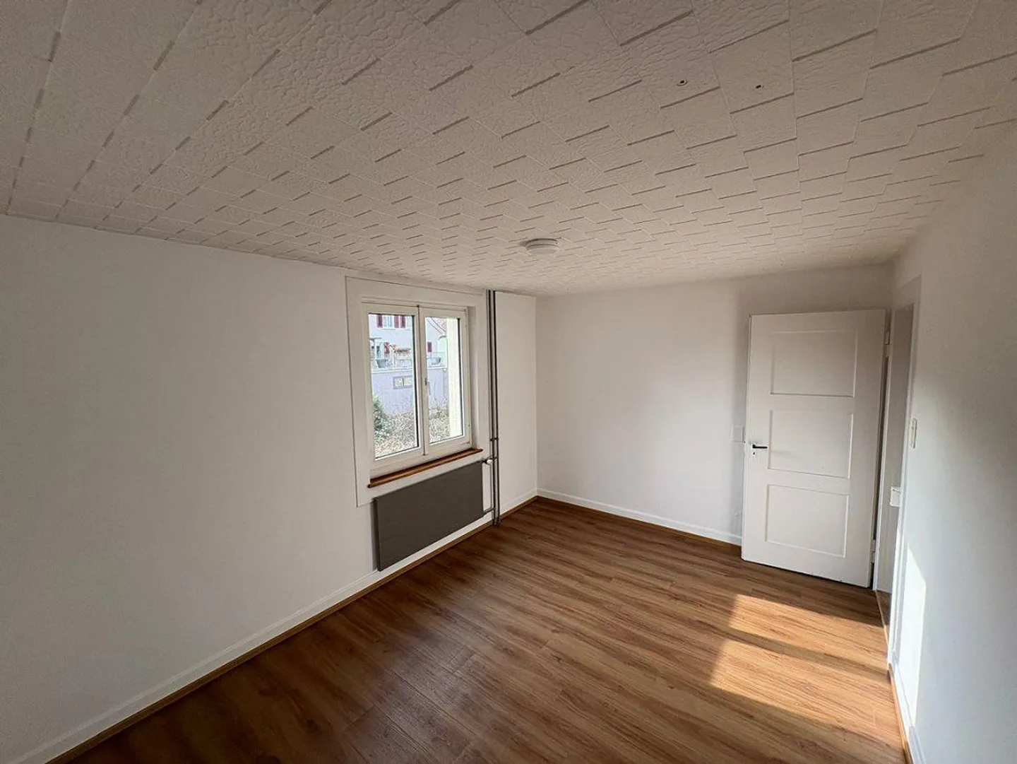 Appartement 3.5 pièces dans un bon emplacement - Photo 4 sur 7