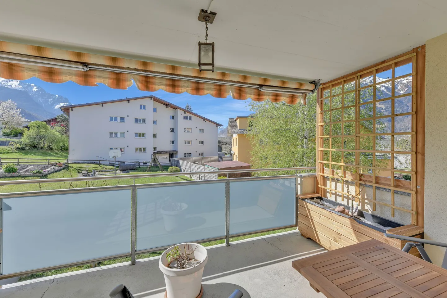 Space for life's dreams: Charming 4.5-room apartment with balcony - Photo 10 of 15