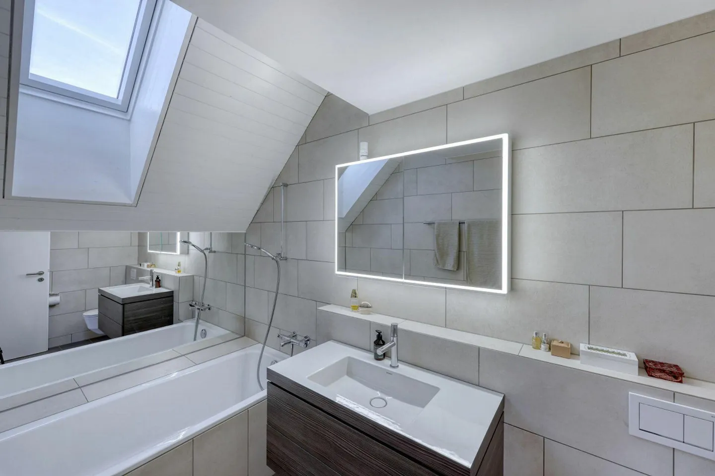 Casa bifamiliare affascinante - Foto 8 di 10