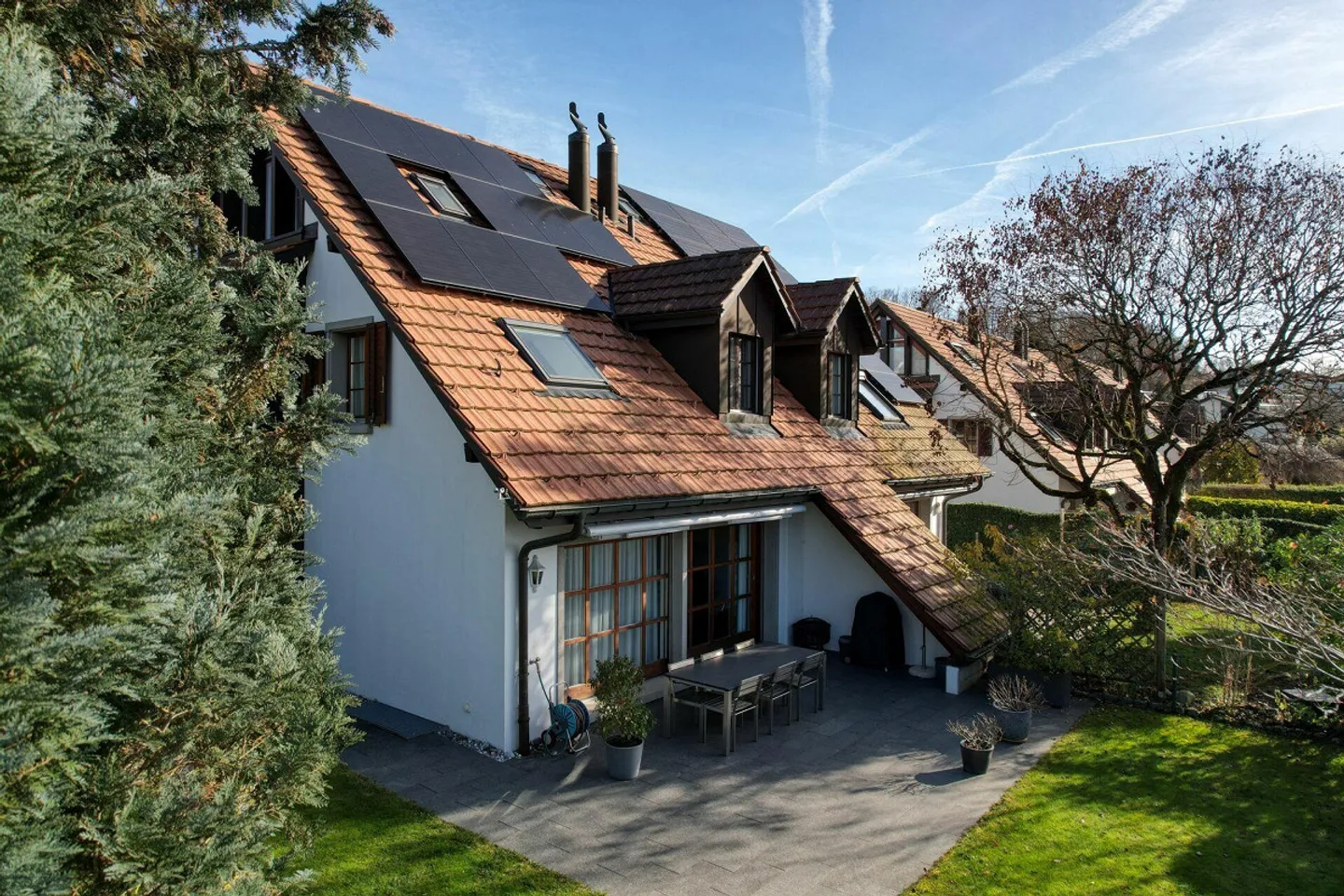 Casa bifamiliare affascinante - Foto 2 di 10