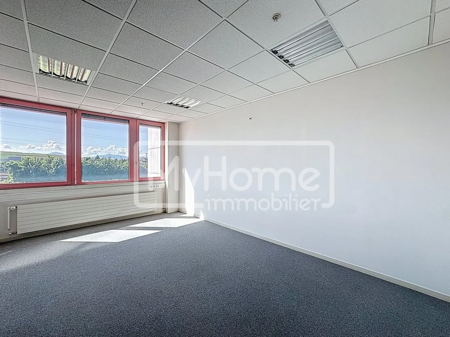 Ampio locale di 805 m2 con più di 8 stanze a Lonay - Foto 3 di 12