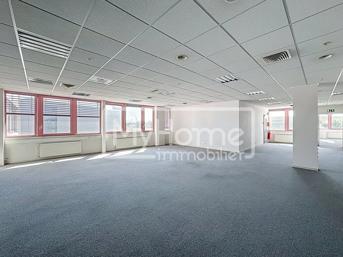 Ampio locale di 805 m2 con più di 8 stanze a Lonay - Foto 6 di 12