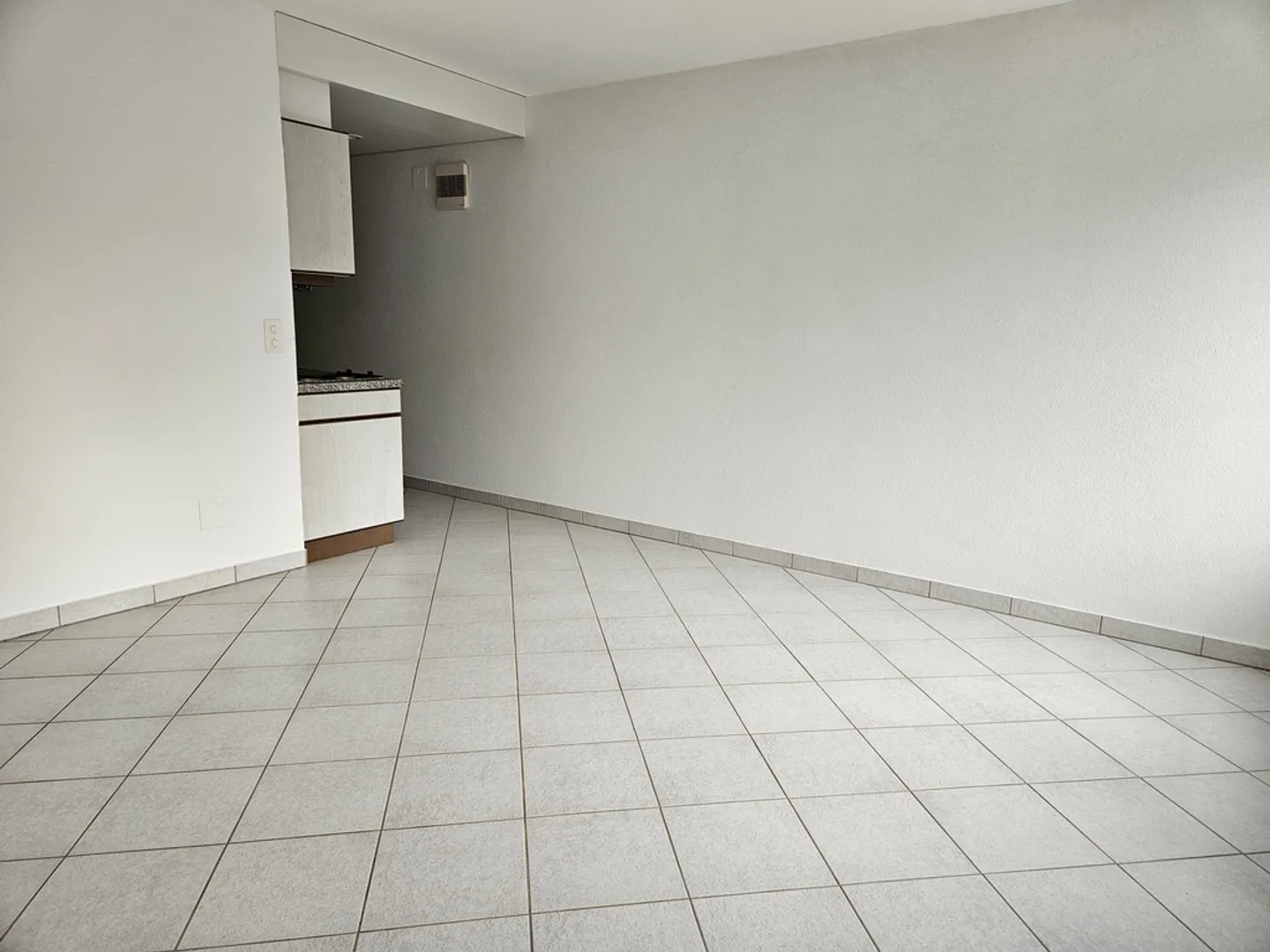 Charming studio on the ground floor - Photo 2 of 4