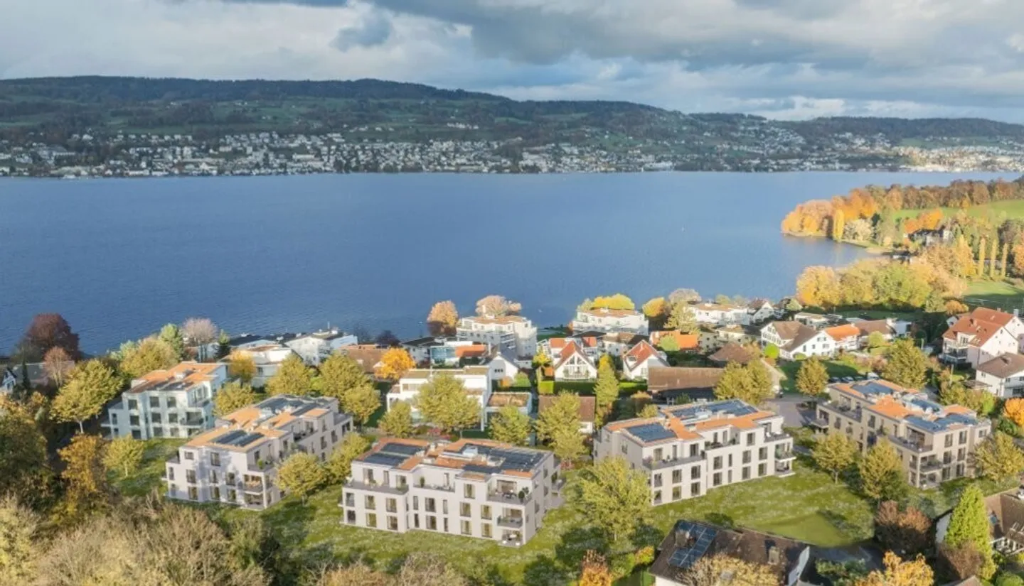 Attico con vista sul lago e terrazza di 64m2 - Foto 1 di 8