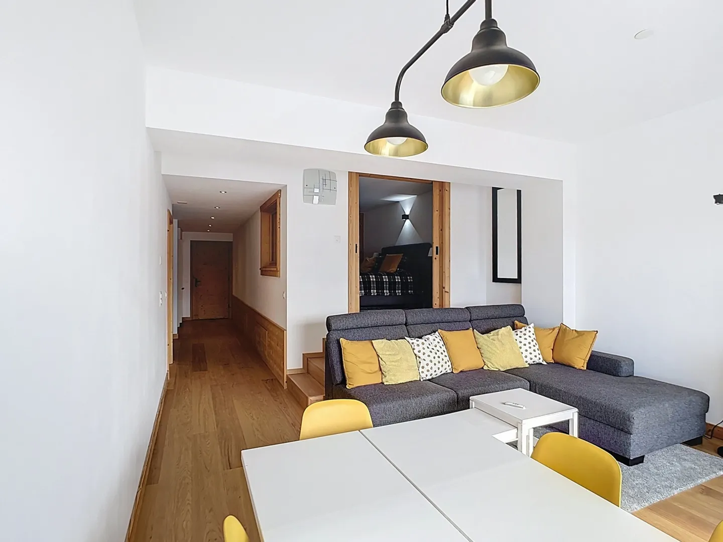 Appartement Éblouissant avec Vue sur Montagne - Photo 3 sur 17