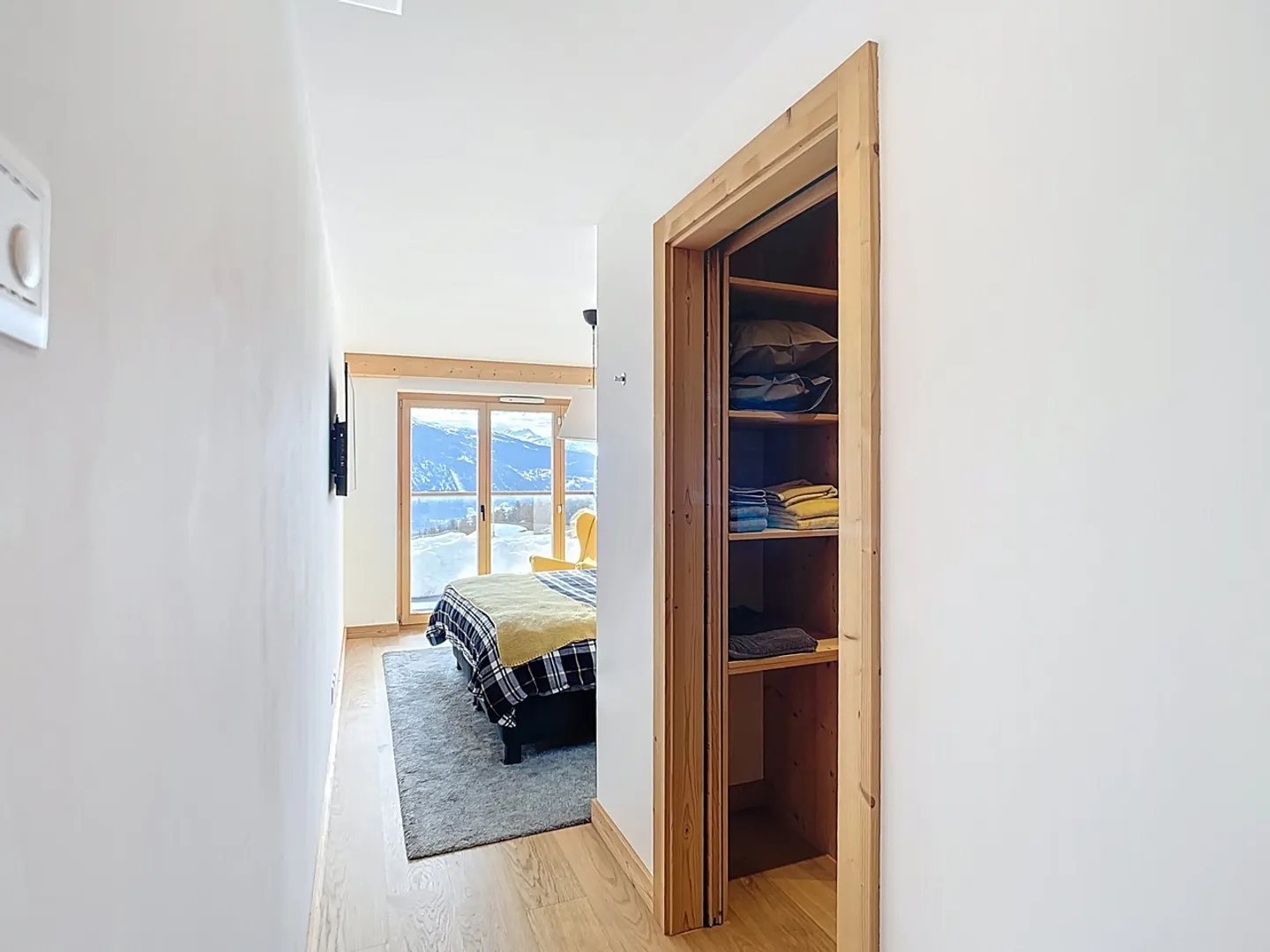 Appartement Éblouissant avec Vue sur Montagne - Photo 7 sur 17