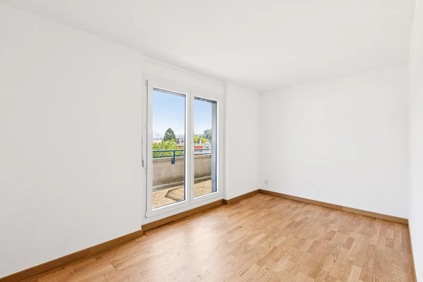 Magnifico appartamento di 5,5 stanze con grande terrazza e vista libera a Bienne - Foto 2 di 10