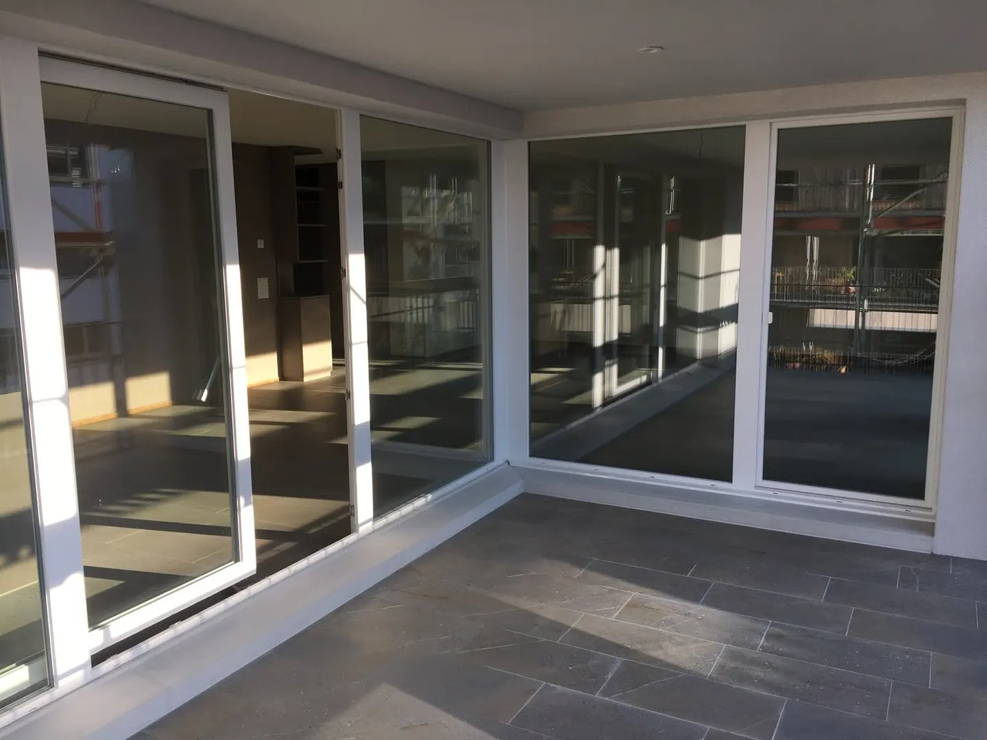 Appartements de 4,5 pièces dans un standard de propriété haut de gamme au rez-de-chaussée - Photo 6 sur 10