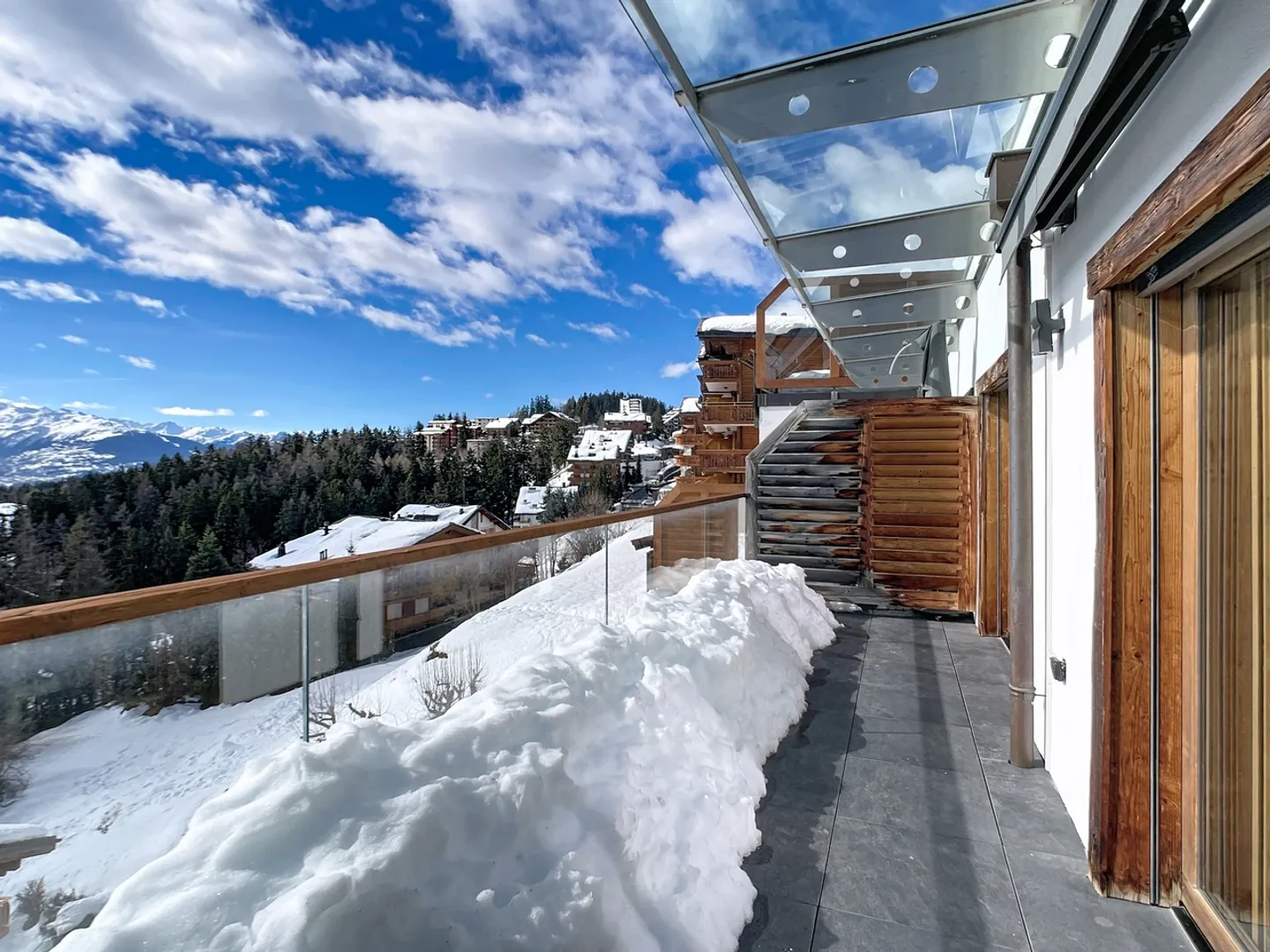 Appartement Éblouissant avec Vue sur Montagne - Photo 12 sur 17