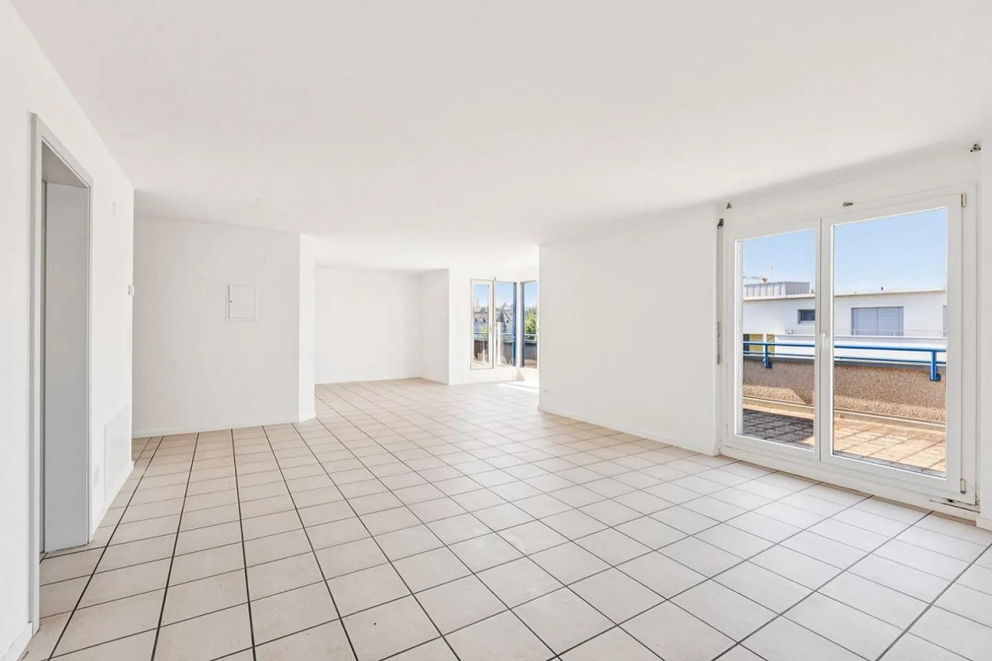 Magnifico appartamento di 5,5 stanze con grande terrazza e vista libera a Bienne - Foto 4 di 10