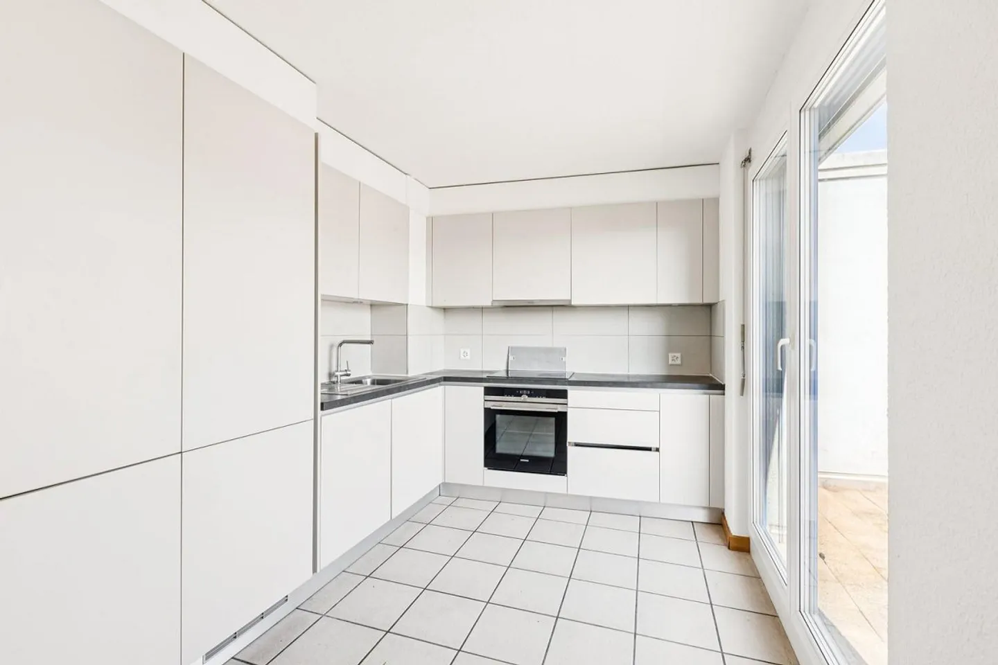 Magnifico appartamento di 5,5 stanze con grande terrazza e vista libera a Bienne - Foto 6 di 10