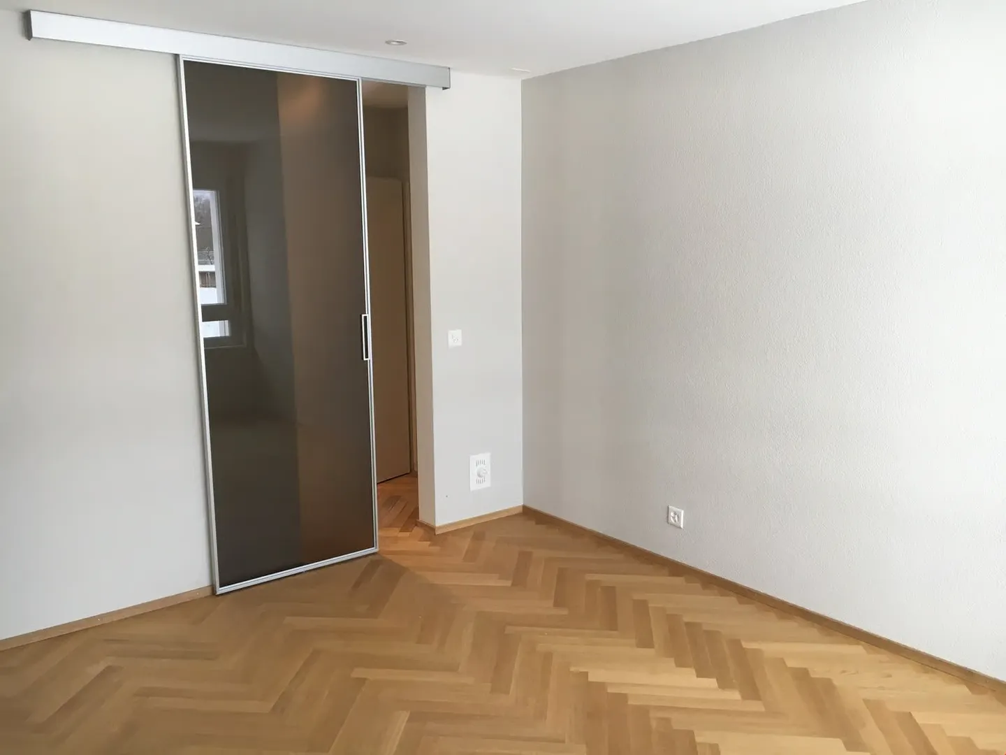 Appartements de 4,5 pièces dans un standard de propriété haut de gamme au rez-de-chaussée - Photo 9 sur 10